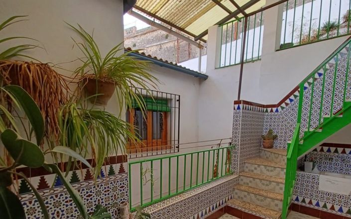Image No.41-4 Bed House for sale