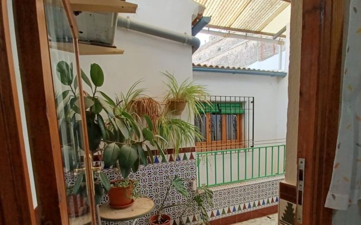 Image No.42-4 Bed House for sale