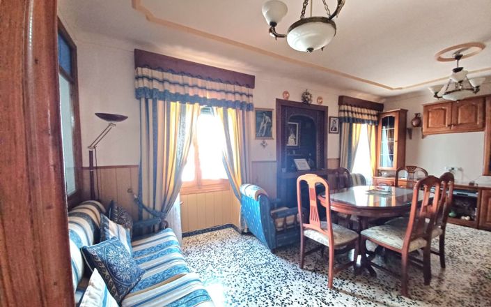 Image No.6-4 Bed House for sale