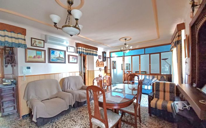 Image No.7-4 Bed House for sale