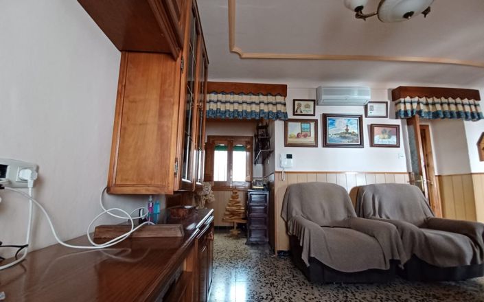 Image No.9-4 Bed House for sale