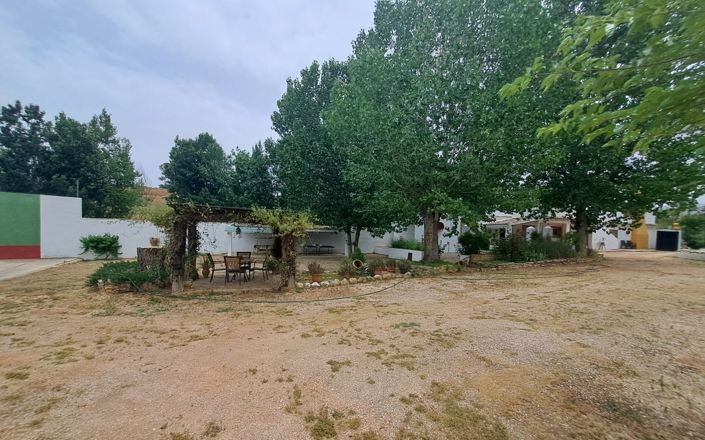 Image No.25-5 Bed House for sale