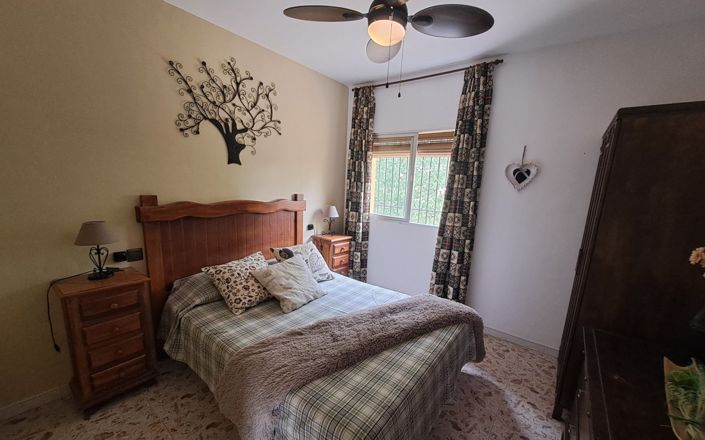 Image No.46-5 Bed House for sale