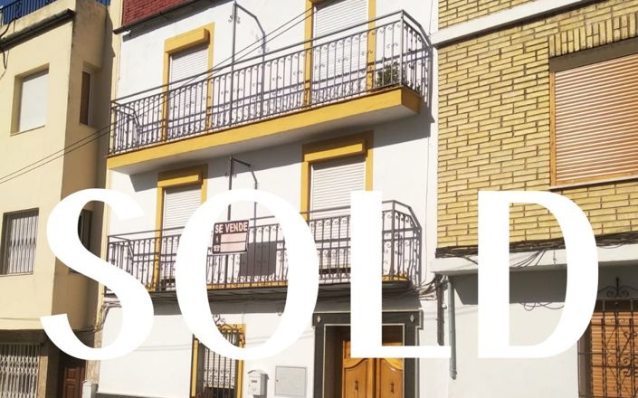 Image No.1-4 Bed House for sale