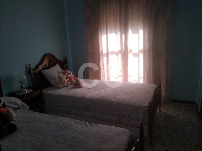 Image No.12-4 Bed House for sale