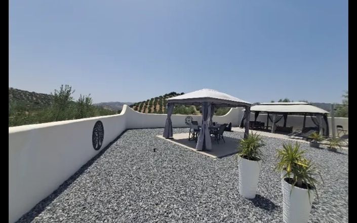 Image No.17-4 Bed House for sale