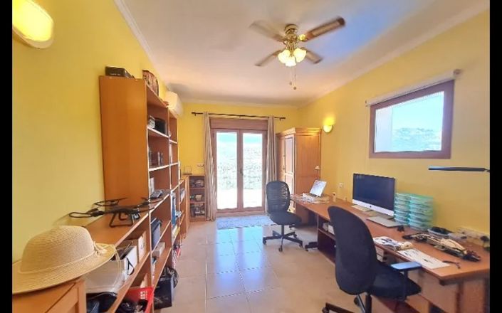 Image No.60-4 Bed House for sale