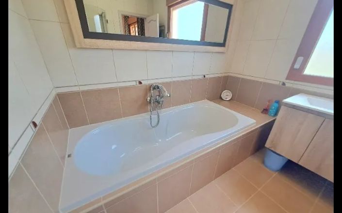 Image No.62-4 Bed House for sale