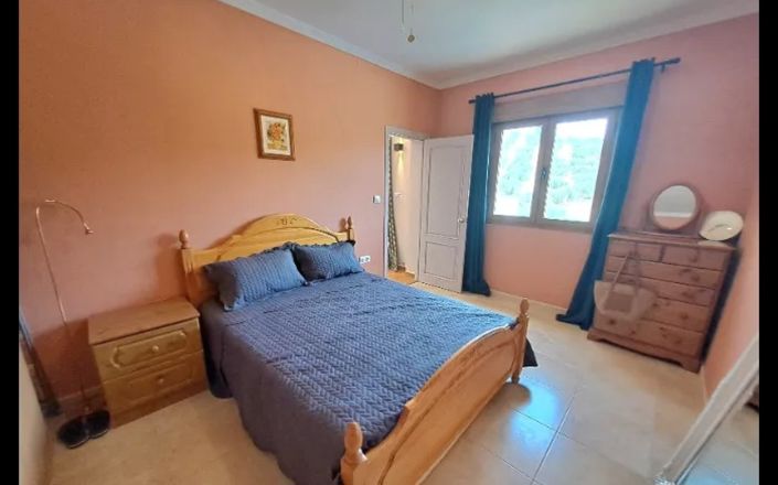 Image No.64-4 Bed House for sale