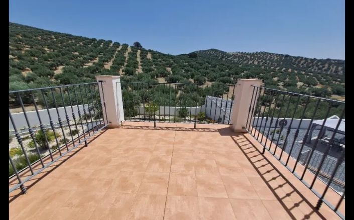 Image No.65-4 Bed House for sale