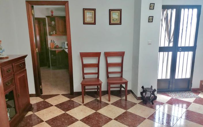 Image No.10-3 Bed House for sale