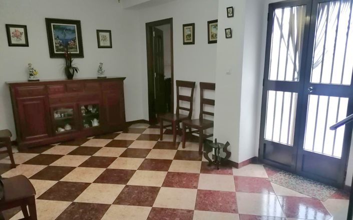 Image No.9-3 Bed House for sale