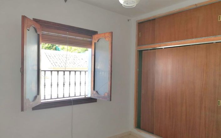 Image No.21-5 Bed House for sale