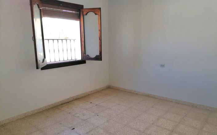 Image No.27-5 Bed House for sale