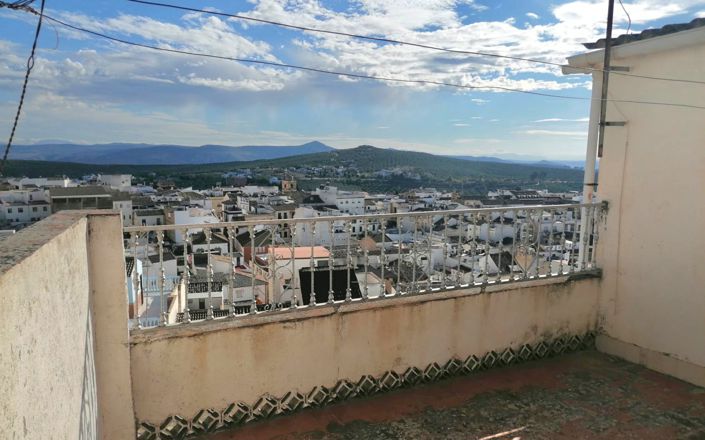 Image No.30-5 Bed House for sale