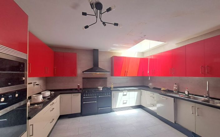 Image No.15-5 Bed House for sale