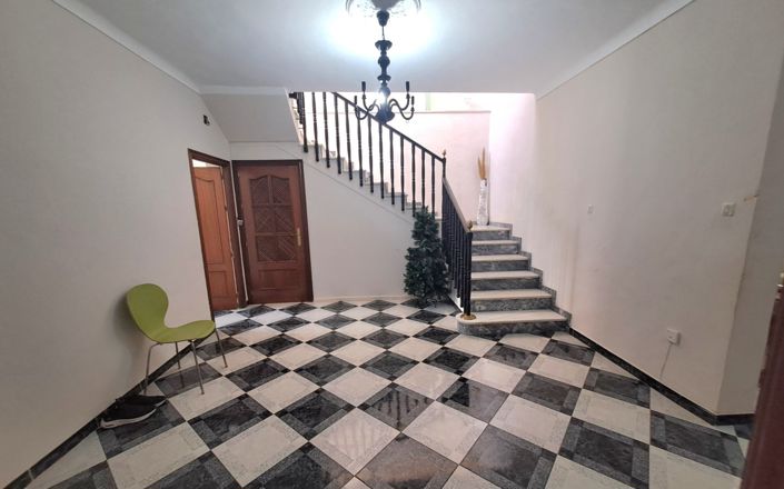 Image No.3-5 Bed House for sale