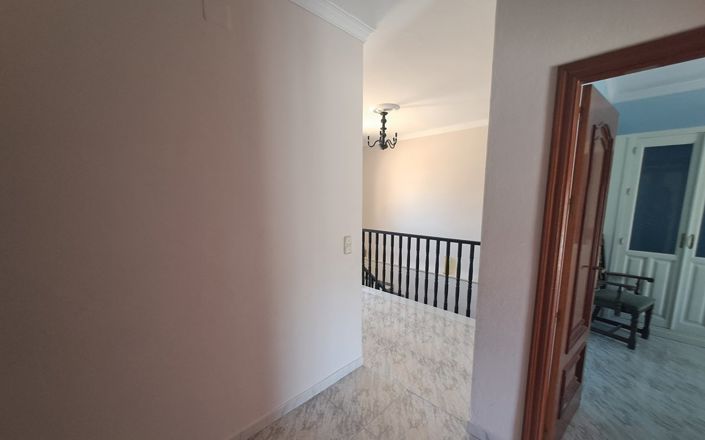 Image No.39-5 Bed House for sale