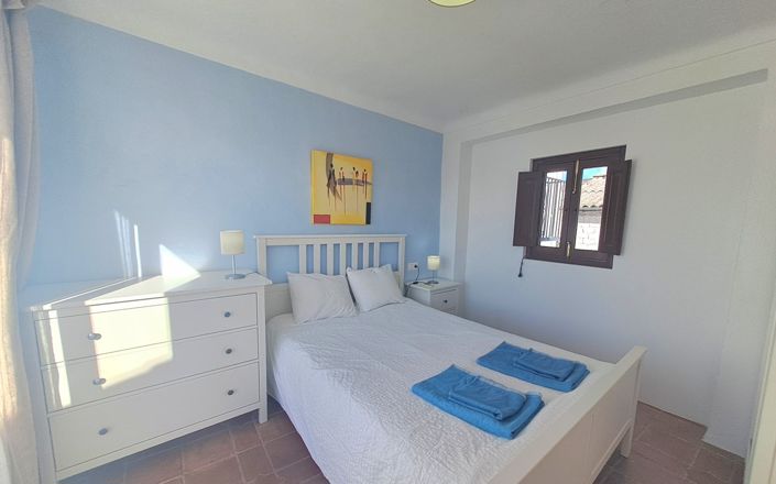 Image No.24-3 Bed House for sale