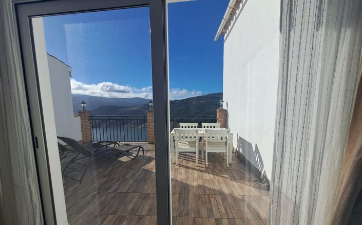 Image No.27-3 Bed House for sale