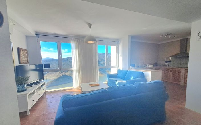 Image No.8-3 Bed House for sale