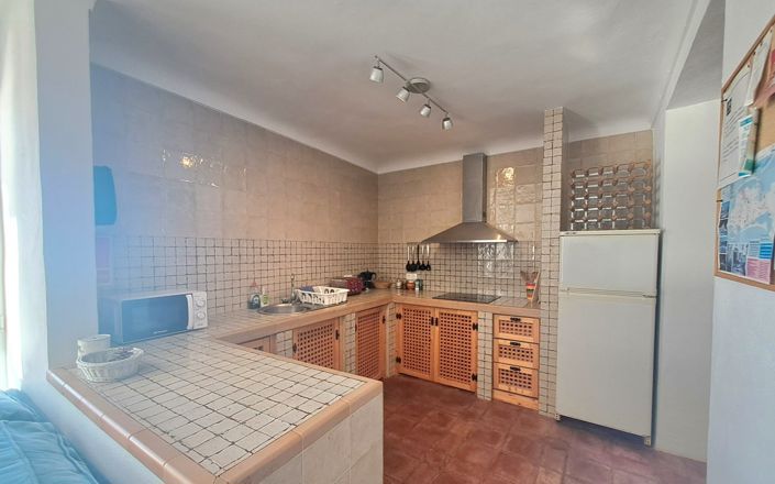 Image No.9-3 Bed House for sale