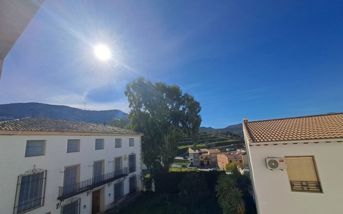 Image No.13-3 Bed House for sale