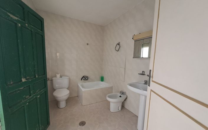 Image No.15-3 Bed House for sale