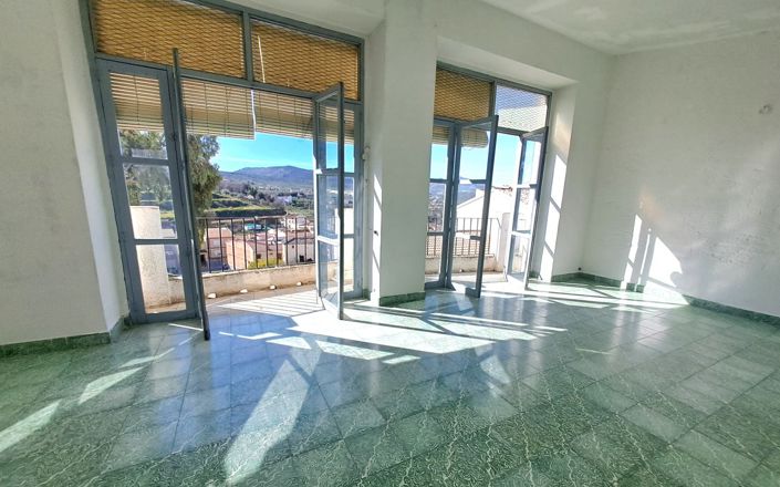 Image No.18-3 Bed House for sale