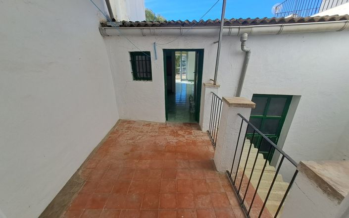 Image No.24-3 Bed House for sale