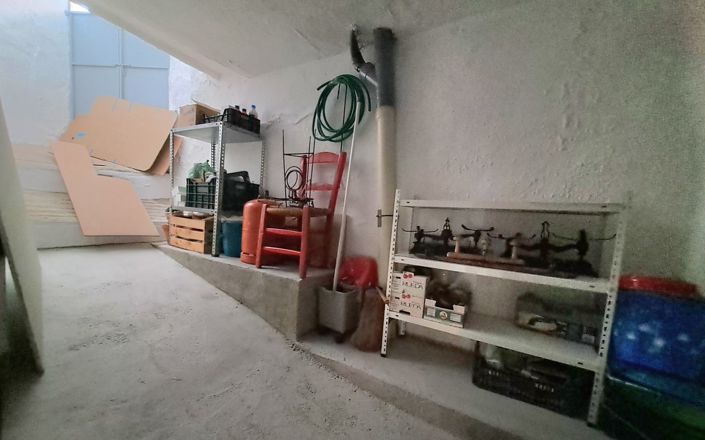 Image No.26-3 Bed House for sale