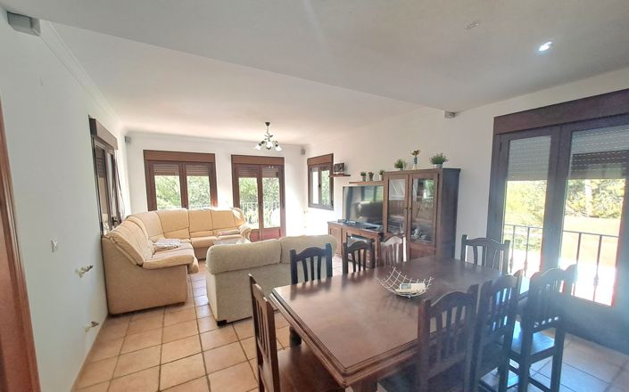 Image No.26-4 Bed House for sale