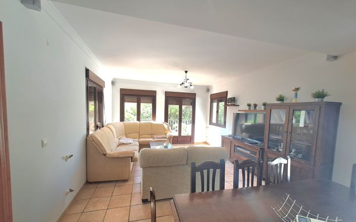 Image No.27-4 Bed House for sale