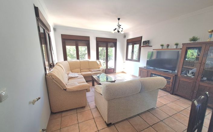 Image No.30-4 Bed House for sale