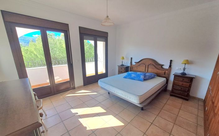 Image No.41-4 Bed House for sale