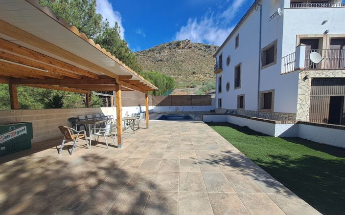 Image No.5-4 Bed House for sale