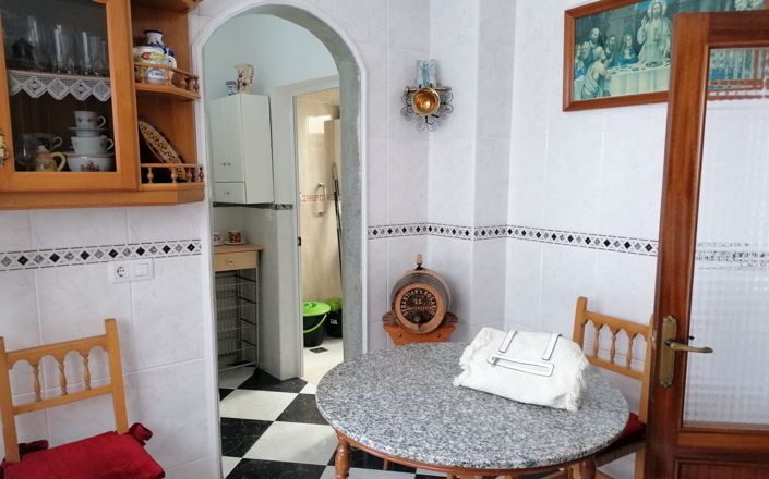 Image No.16-5 Bed House for sale