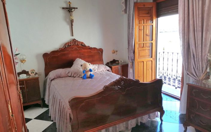 Image No.29-5 Bed House for sale