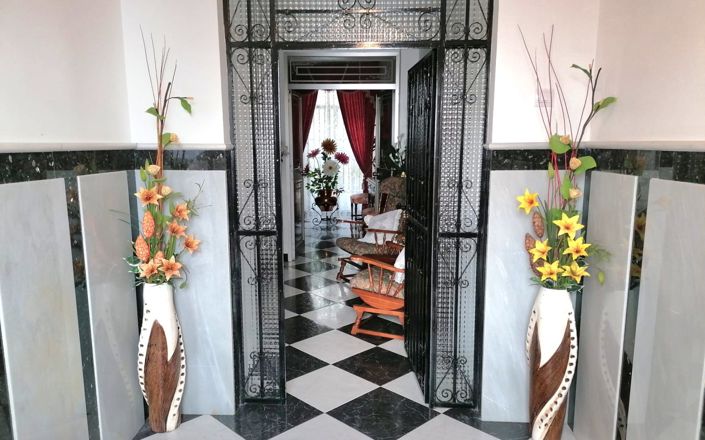 Image No.3-5 Bed House for sale