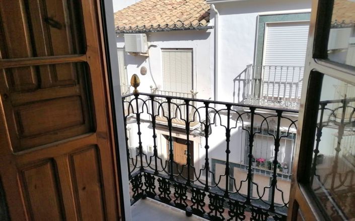 Image No.30-5 Bed House for sale