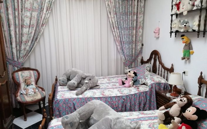 Image No.33-5 Bed House for sale