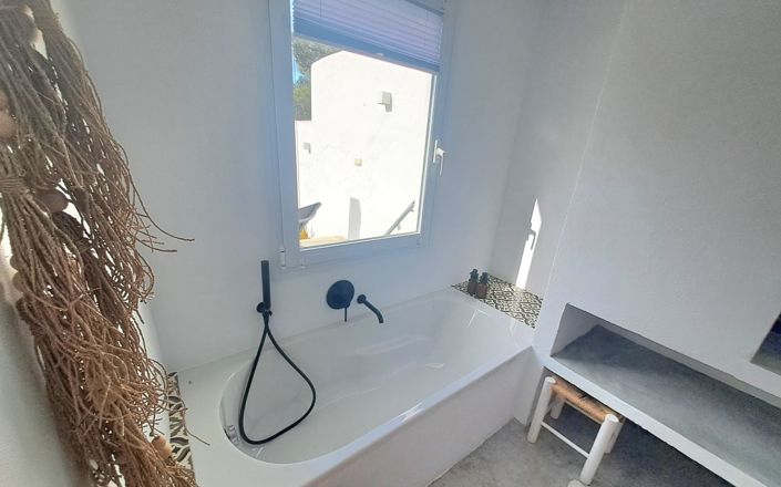 Image No.30-3 Bed House for sale