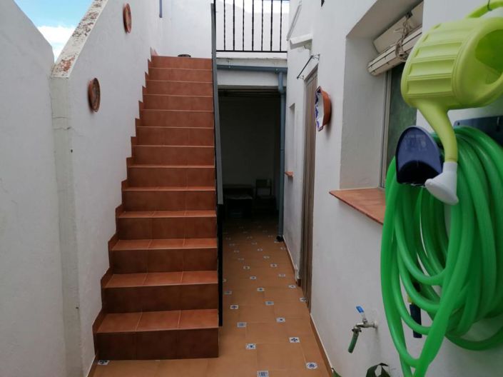 Image No.10-3 Bed House for sale