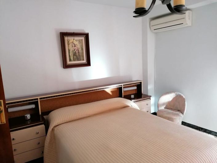 Image No.20-3 Bed House for sale