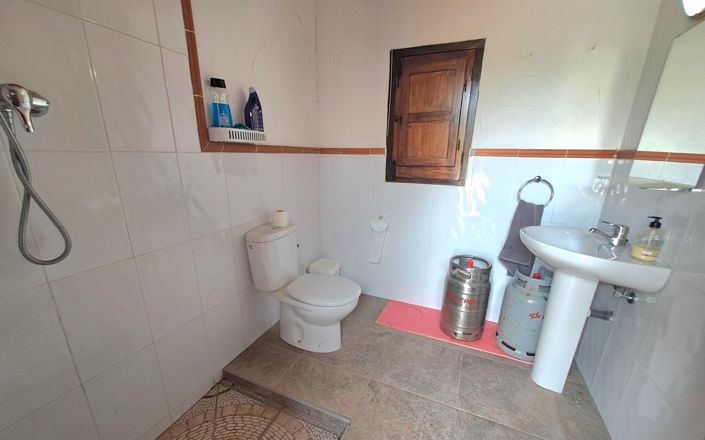 Image No.15-5 Bed House for sale