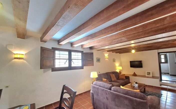 Image No.20-5 Bed House for sale