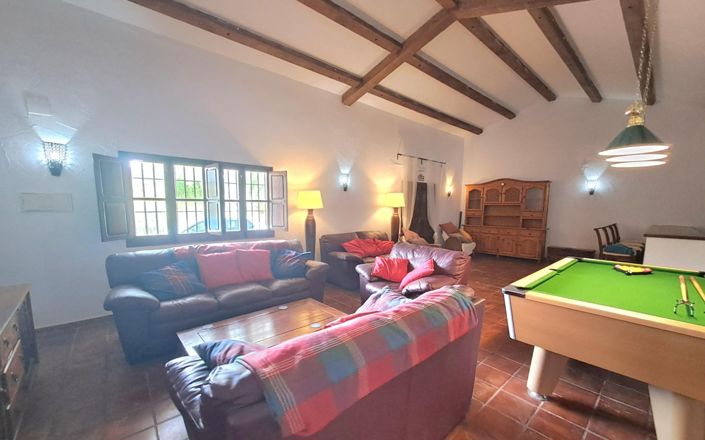 Image No.21-5 Bed House for sale