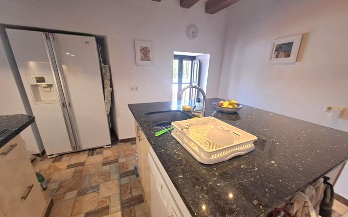 Image No.36-5 Bed House for sale