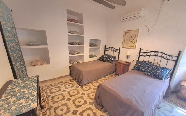 Image No.48-5 Bed House for sale