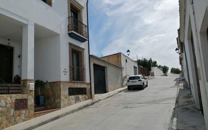 Image No.33-5 Bed House for sale